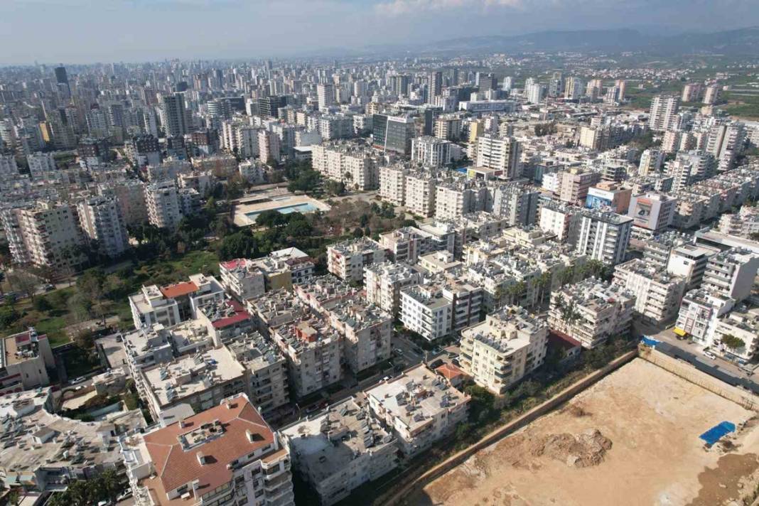 Bu kadar vicdansızlık olmaz! Depremzedelerin evsiz kalmasını fırsat bildiler, ev kiralarını 3 katına çıkardılar! 2